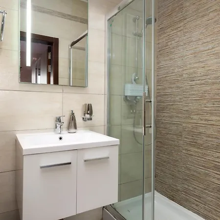 Апартаменты Modern 2br Stylish With Large Backyard - Fully-equipped Биркиркара