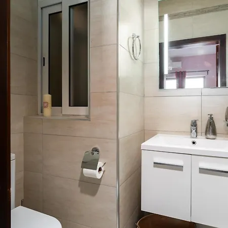 Апартаменты Modern 2br Stylish With Large Backyard - Fully-equipped Биркиркара