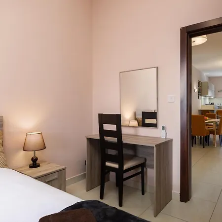 Modern 2br Stylish With Large Backyard - Fully-equipped
